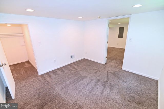 7405 GRAYRIDGE, Hyattsville, MD 20785