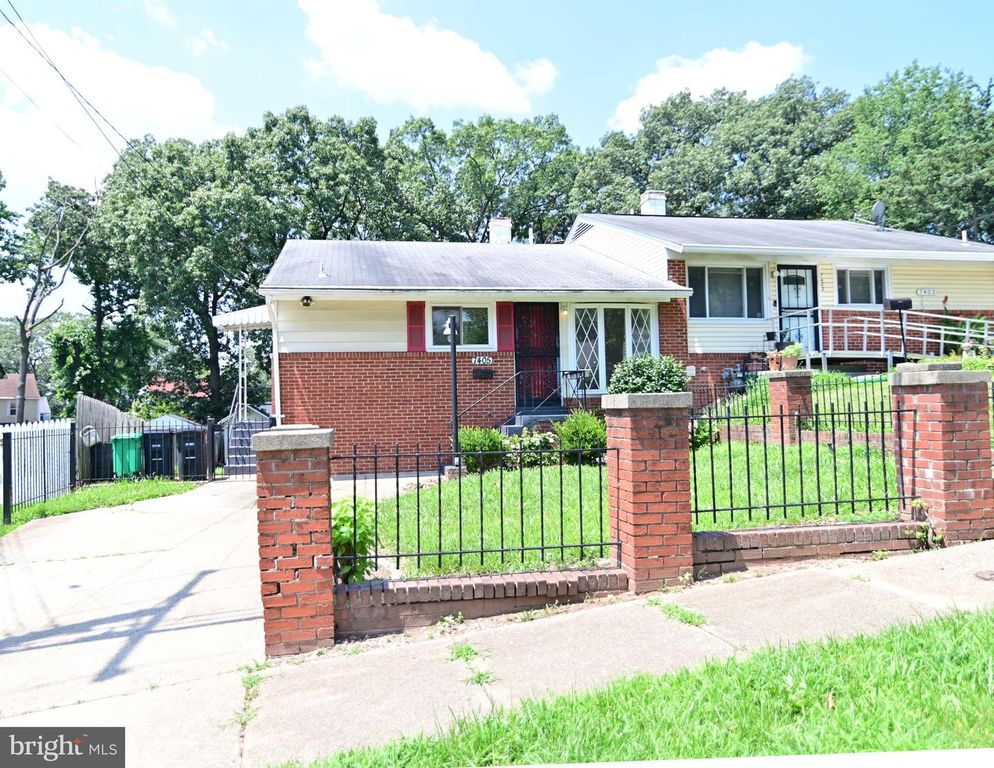 7405 GRAYRIDGE, Hyattsville, MD 20785