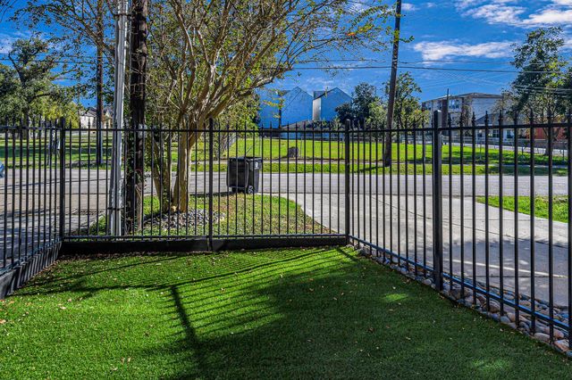 1505 Roy Street, Houston, TX 77007