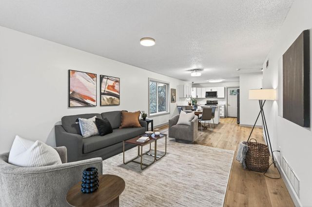 273 Butler Avenue E, West Saint Paul, MN 55118