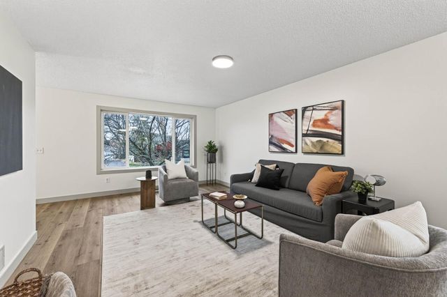 273 Butler Avenue E, West Saint Paul, MN 55118