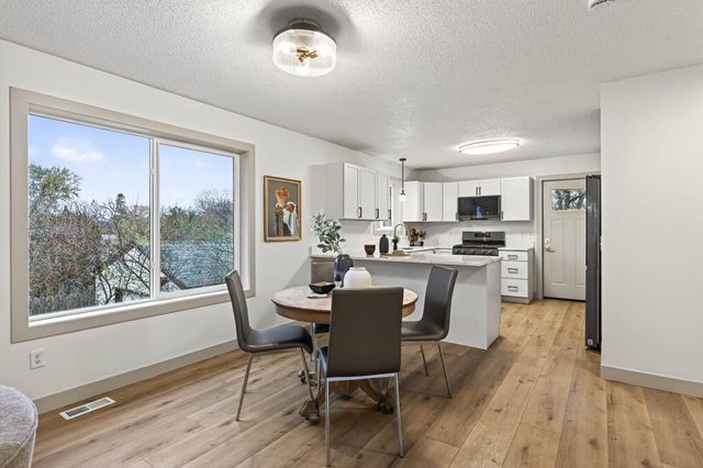 273 Butler Avenue E, West Saint Paul, MN 55118