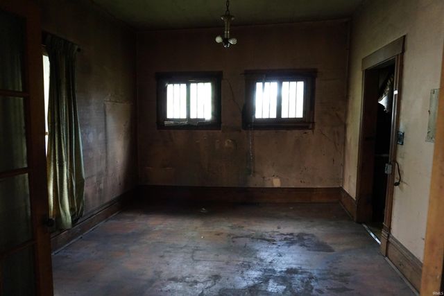 108 E Warrick Street, Owensville, IN 47665