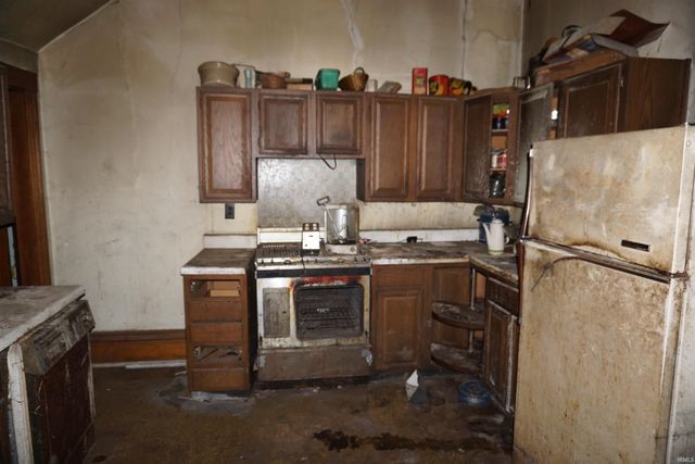 108 E Warrick Street, Owensville, IN 47665