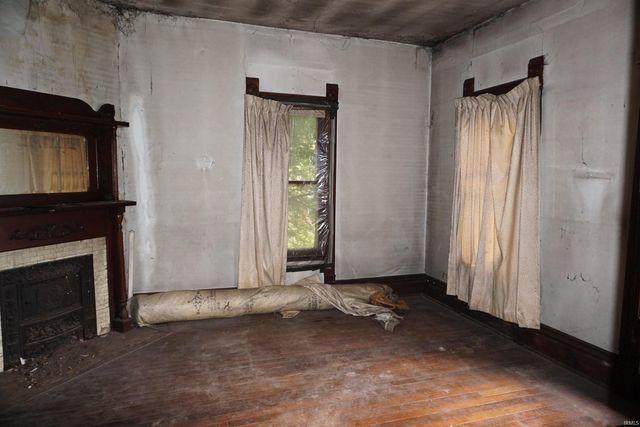 108 E Warrick Street, Owensville, IN 47665