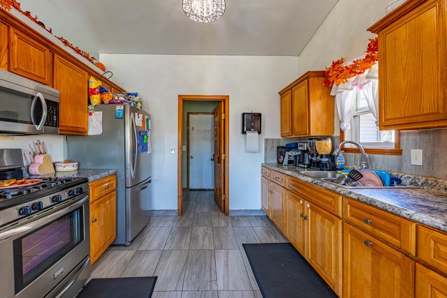 5132 Windrush Drive, Rockford, IL 61109