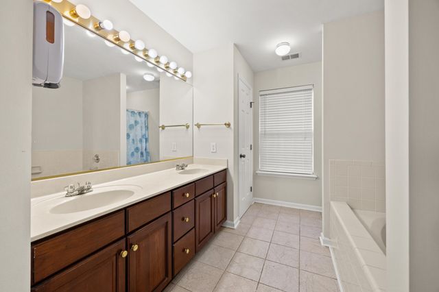 109 Hillock Court, Nicholasville, KY 40356