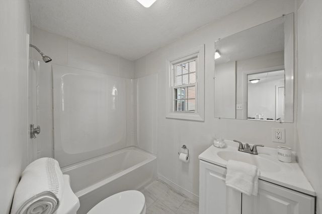 85 Kinsman Street, Lowell, MA 01852