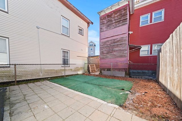 85 Kinsman Street, Lowell, MA 01852
