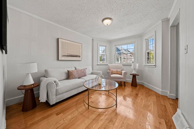 85 Kinsman Street, Lowell, MA 01852