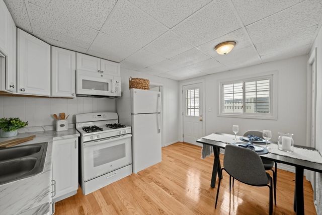 85 Kinsman Street, Lowell, MA 01852