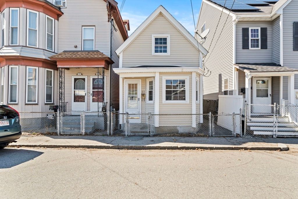 85 Kinsman Street, Lowell, MA 01852