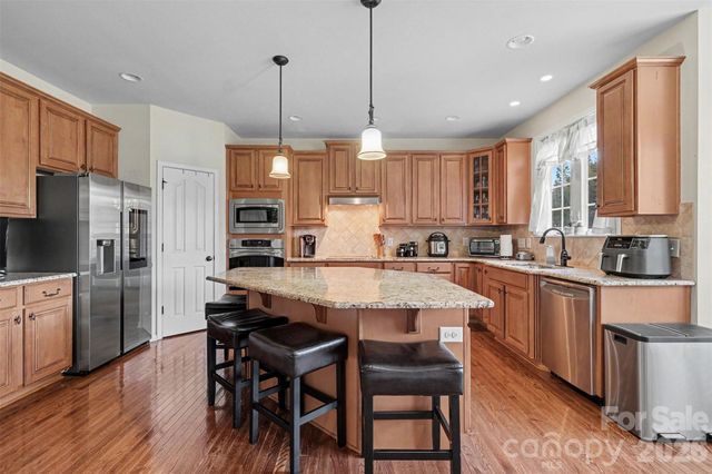 1008 Hawker Road, Matthews, NC 28104