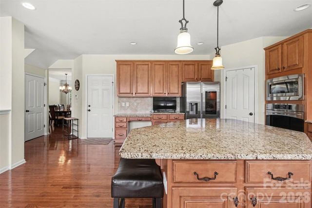 1008 Hawker Road, Matthews, NC 28104