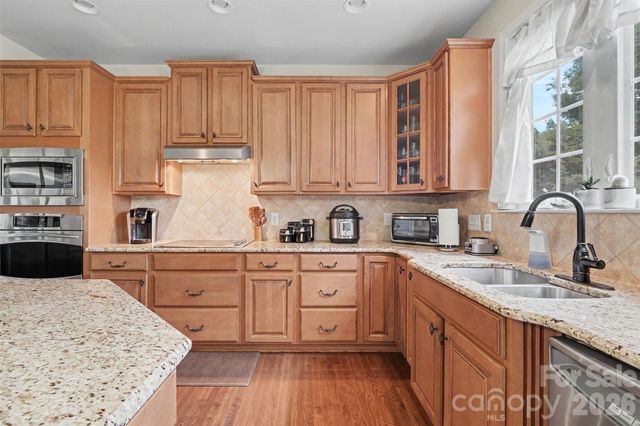 1008 Hawker Road, Matthews, NC 28104