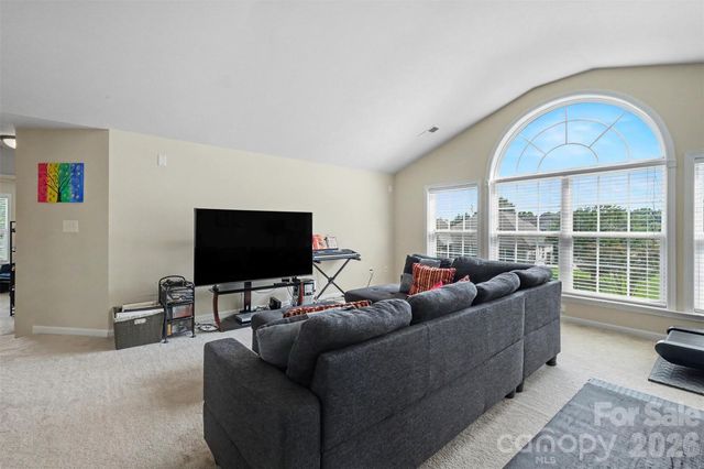 1008 Hawker Road, Matthews, NC 28104