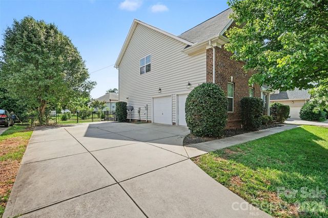 1008 Hawker Road, Matthews, NC 28104