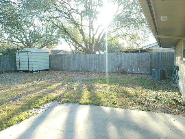 4610 Donegal Dr, Corpus Christi, TX 78413