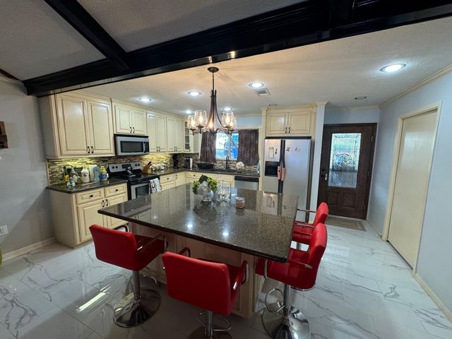 323 Mallard Point, Livingston, TX 77351