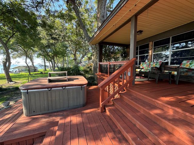 323 Mallard Point, Livingston, TX 77351