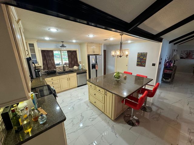 323 Mallard Point, Livingston, TX 77351