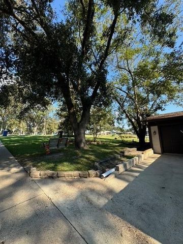 323 Mallard Point, Livingston, TX 77351