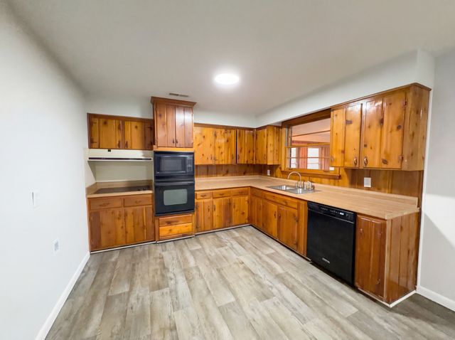 823 Apple Valley Rd, Madison, TN 37115