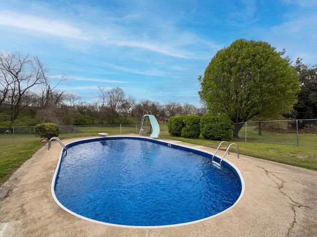 823 Apple Valley Rd, Madison, TN 37115