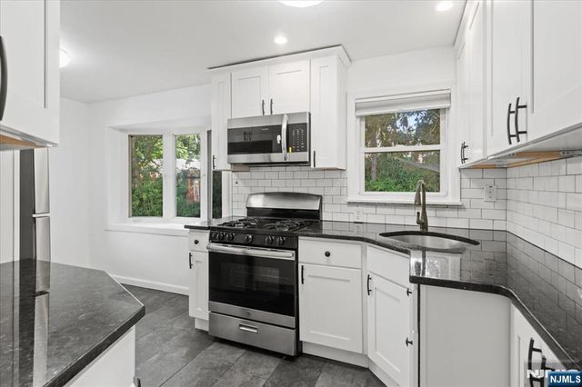 33 Dupont Place, Irvington, NJ 07111