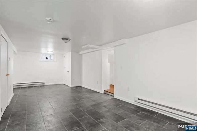 33 Dupont Place, Irvington, NJ 07111