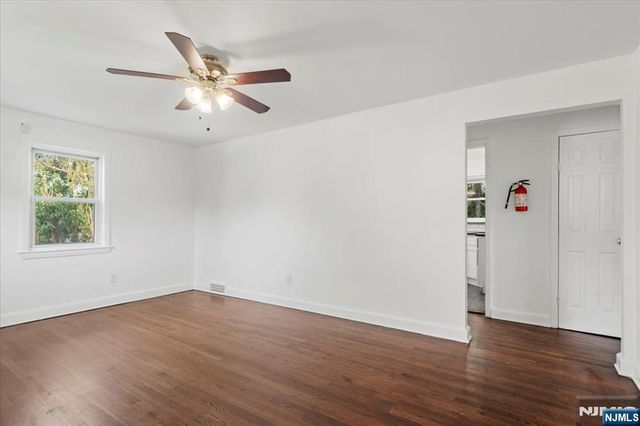 33 Dupont Place, Irvington, NJ 07111