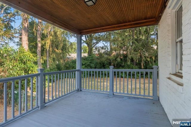 33 Dupont Place, Irvington, NJ 07111