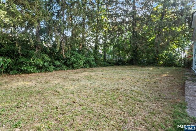 33 Dupont Place, Irvington, NJ 07111