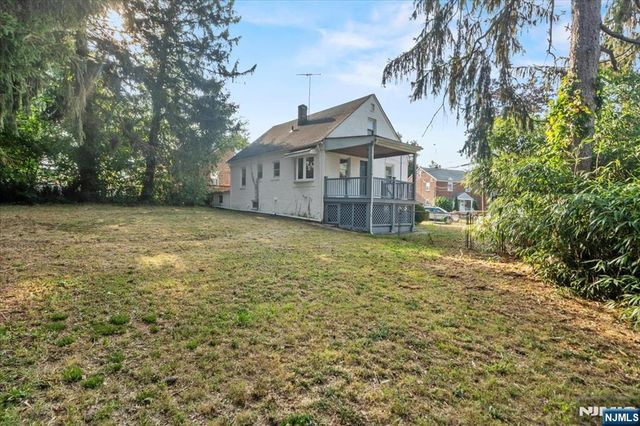 33 Dupont Place, Irvington, NJ 07111