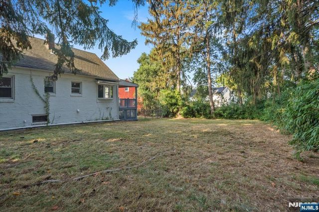33 Dupont Place, Irvington, NJ 07111