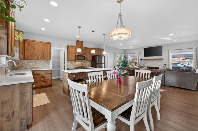 559 NW Rimrock Court, Redmond, OR 97756