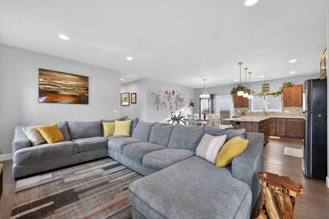 559 NW Rimrock Court, Redmond, OR 97756