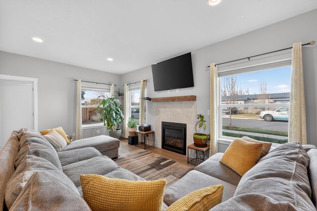 559 NW Rimrock Court, Redmond, OR 97756