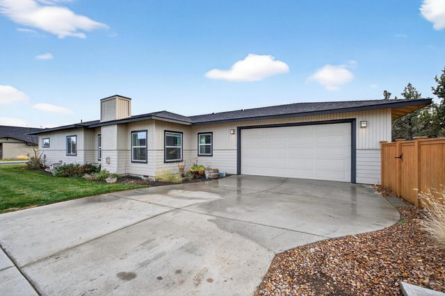 559 NW Rimrock Court, Redmond, OR 97756