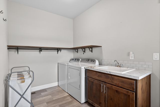 559 NW Rimrock Court, Redmond, OR 97756