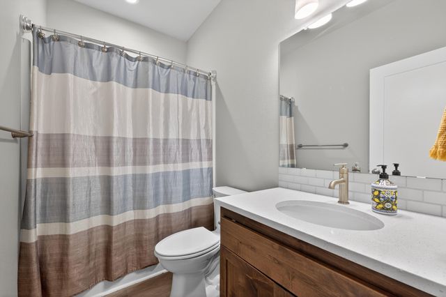 559 NW Rimrock Court, Redmond, OR 97756