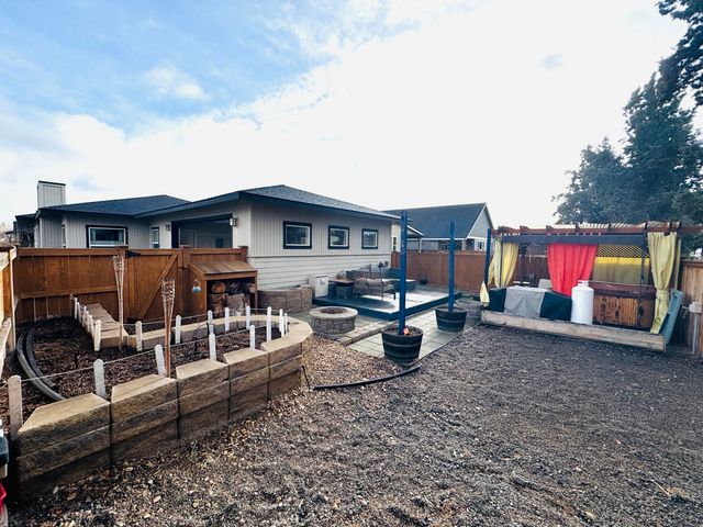 559 NW Rimrock Court, Redmond, OR 97756