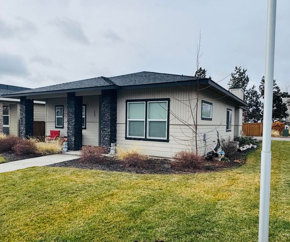 559 NW Rimrock Court, Redmond, OR 97756