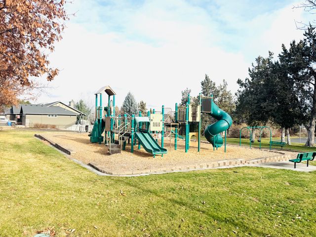 559 NW Rimrock Court, Redmond, OR 97756