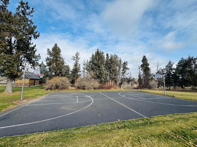 559 NW Rimrock Court, Redmond, OR 97756