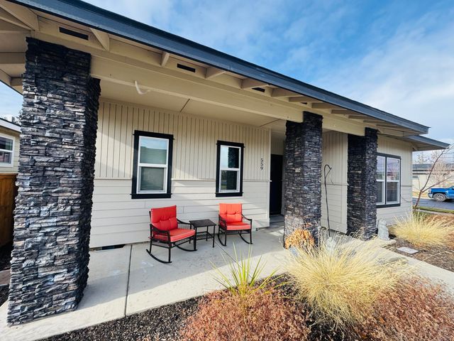559 NW Rimrock Court, Redmond, OR 97756