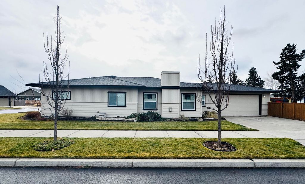 559 NW Rimrock Court, Redmond, OR 97756