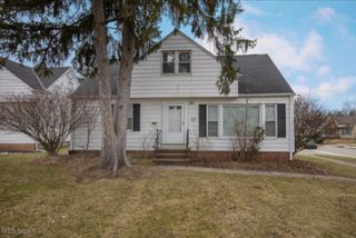 59 Greencroft Road, Bedford, OH 44146