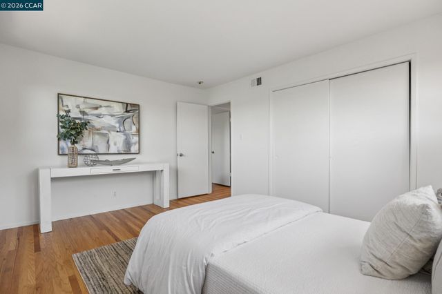 135 Canon Dr, Orinda, CA 94563