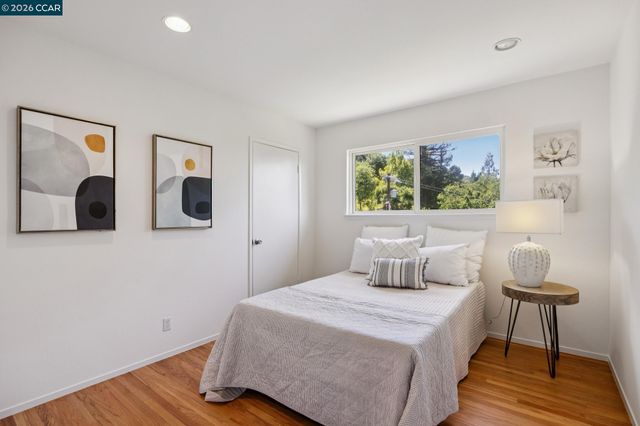 135 Canon Dr, Orinda, CA 94563